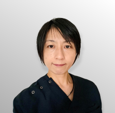 古越 真耶